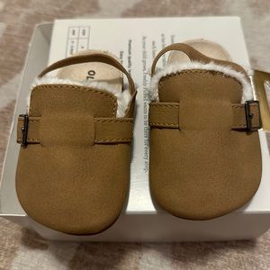 Baby fuzzy “like Birkenstock” fall shoes